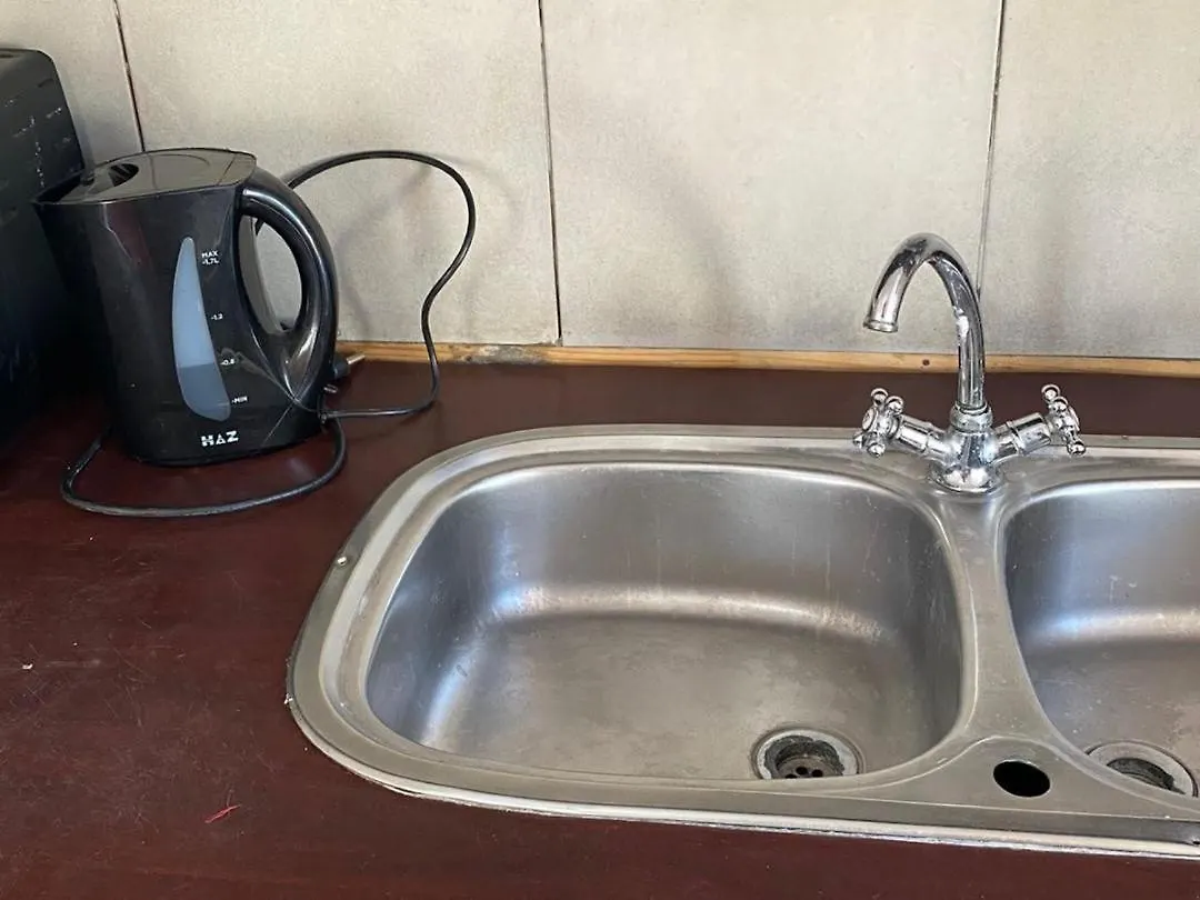 Le Leu Self Catering Apartment Cape Town